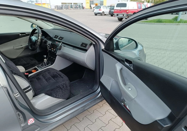 Volkswagen Passat cena 12900 przebieg: 351583, rok produkcji 2006 z Dębno małe 407